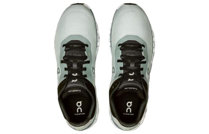 Cloudflow 4 «Gletscher Chambray»