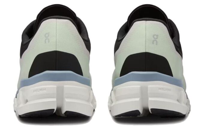 Cloudflow 4 «Gletscher Chambray»