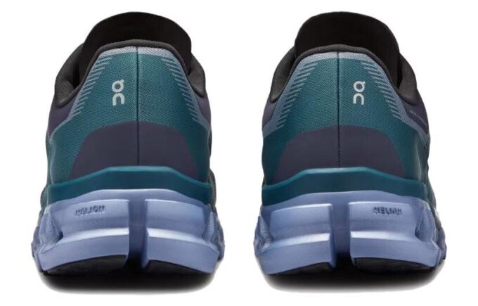 Cloudflow 4 «Schwarzer Sturm» Cloudflow 4 «Schwarzer Sturm»