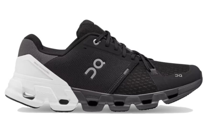 Cloudflyer 4 «Schwarz Weiß»