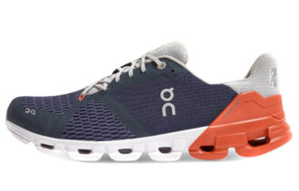 Cloudflyer «Mitternachtsrost»