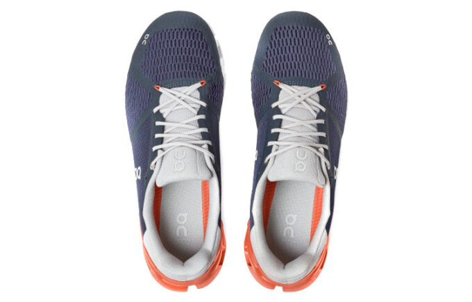 Cloudflyer «Mitternachtsrost»