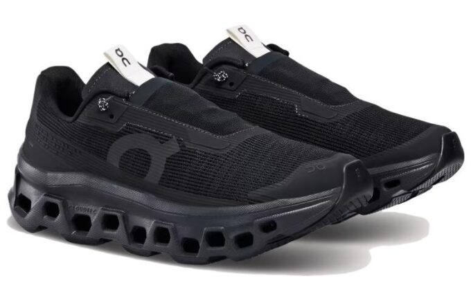 Cloudmonster Sensa «Vollständig in Schwarz»