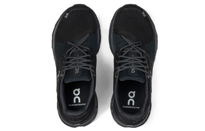 Cloudstratus «Schwarzer Schatten»