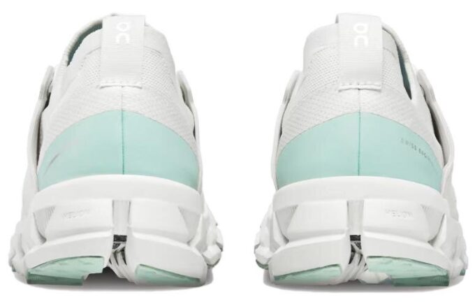 Cloudswift 3 «Elfenbeinfarbener Bach»