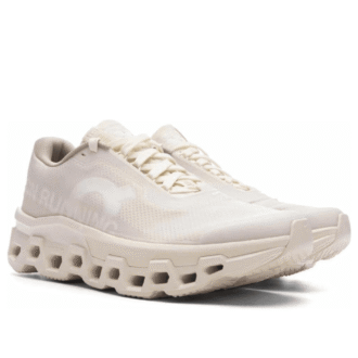 On Running x Invincible Cloudmonster 2 «Elfenbeinweiß»