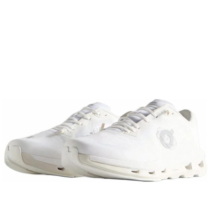 On Running x Kith Cloudzone «Weißes Eis»