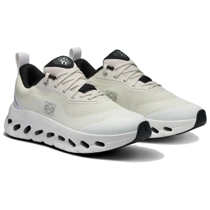 On Running x LOEWE Cloudtilt 2 «Sandweiß»