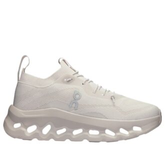 On Running x LOEWE Cloudtilt in «Sand»