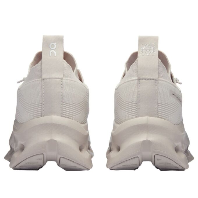 On Running x LOEWE Cloudtilt in «Sand»